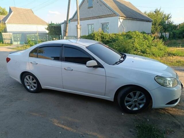 Белый Шевроле Эпика, объемом двигателя 2.5 л и пробегом 230 тыс. км за 5800 $, фото 1 на Automoto.ua