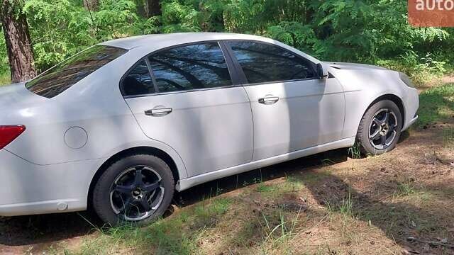 Белый Шевроле Эпика, объемом двигателя 2.5 л и пробегом 130 тыс. км за 5500 $, фото 1 на Automoto.ua