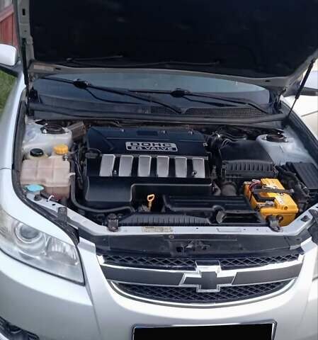 Сірий Шевроле Епіка, об'ємом двигуна 2 л та пробігом 450 тис. км за 2999 $, фото 1 на Automoto.ua