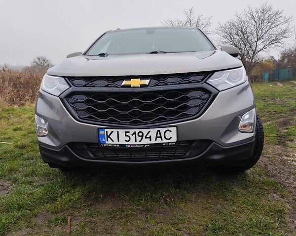 Серый Шевроле Эквинокс, объемом двигателя 2 л и пробегом 147 тыс. км за 16500 $, фото 1 на Automoto.ua