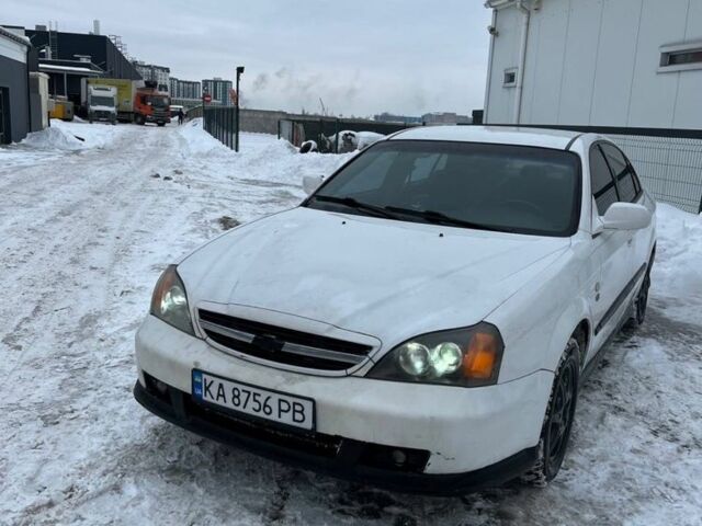 Білий Шевроле Еванда, об'ємом двигуна 2 л та пробігом 310 тис. км за 2300 $, фото 1 на Automoto.ua