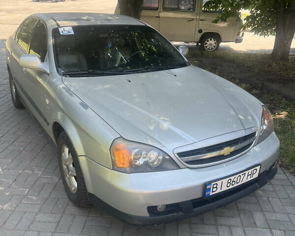 Серый Шевроле Эванда, объемом двигателя 2 л и пробегом 177 тыс. км за 3200 $, фото 1 на Automoto.ua