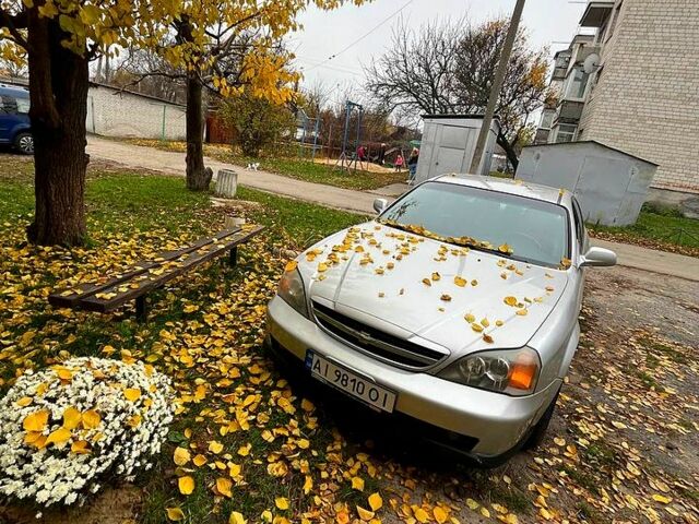 Сірий Шевроле Еванда, об'ємом двигуна 2 л та пробігом 200 тис. км за 3700 $, фото 1 на Automoto.ua