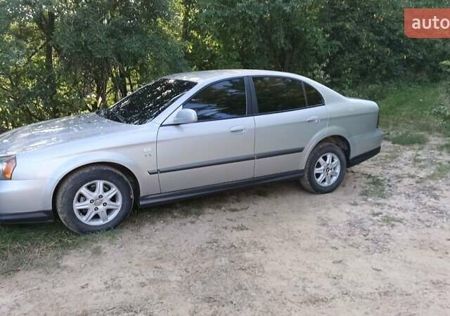 Серый Шевроле Эванда, объемом двигателя 2 л и пробегом 250 тыс. км за 3600 $, фото 1 на Automoto.ua