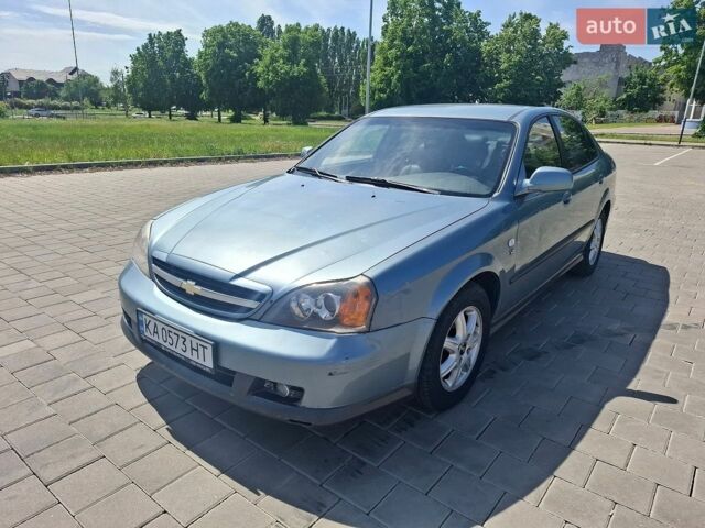 Серый Шевроле Эванда, объемом двигателя 2 л и пробегом 176 тыс. км за 3200 $, фото 1 на Automoto.ua