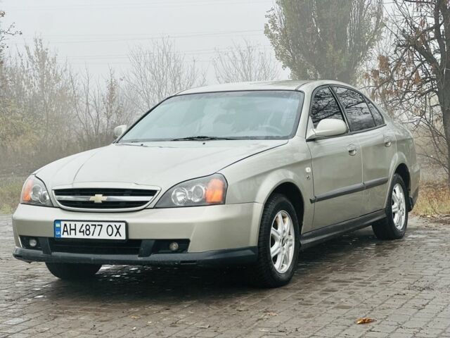 Серый Шевроле Эванда, объемом двигателя 2 л и пробегом 300 тыс. км за 1999 $, фото 1 на Automoto.ua