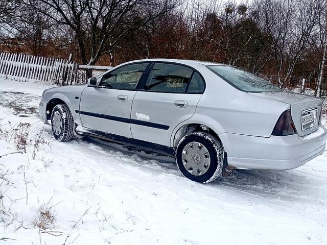 Сірий Шевроле Еванда, об'ємом двигуна 2 л та пробігом 250 тис. км за 3500 $, фото 1 на Automoto.ua