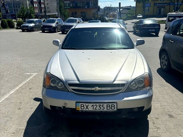 Сірий Шевроле Еванда, об'ємом двигуна 2 л та пробігом 137 тис. км за 3499 $, фото 1 на Automoto.ua