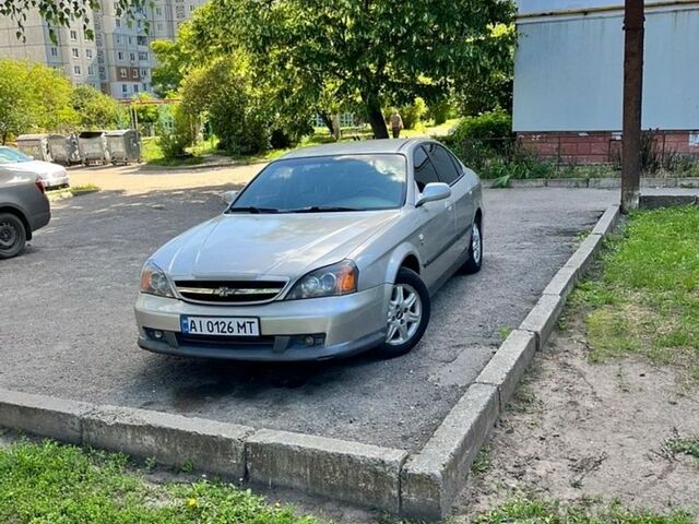 Серый Шевроле Эванда, объемом двигателя 2 л и пробегом 295 тыс. км за 3500 $, фото 1 на Automoto.ua