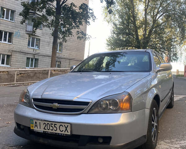 Серый Шевроле Эванда, объемом двигателя 2 л и пробегом 281 тыс. км за 3100 $, фото 1 на Automoto.ua