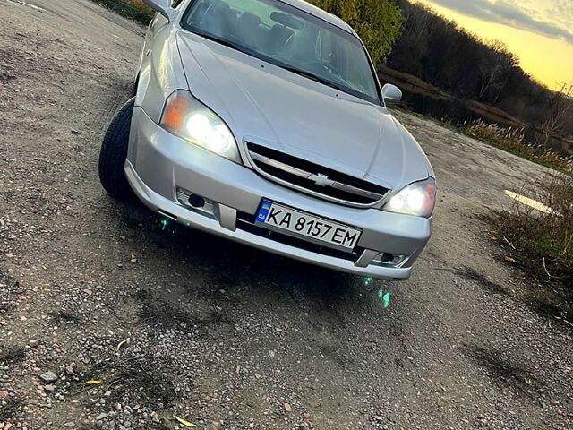 Сірий Шевроле Еванда, об'ємом двигуна 2 л та пробігом 260 тис. км за 3799 $, фото 1 на Automoto.ua