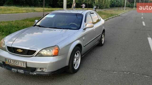 Сірий Шевроле Еванда, об'ємом двигуна 2 л та пробігом 219 тис. км за 3699 $, фото 1 на Automoto.ua