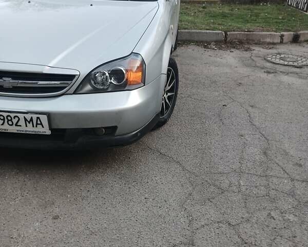 Сірий Шевроле Еванда, об'ємом двигуна 2 л та пробігом 198 тис. км за 3900 $, фото 1 на Automoto.ua