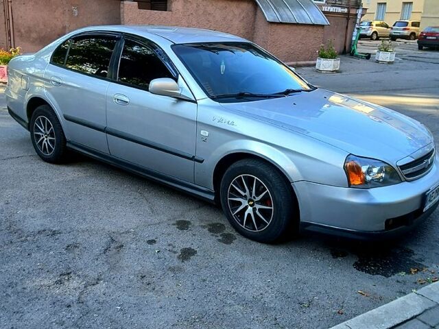 Серый Шевроле Эванда, объемом двигателя 2 л и пробегом 198 тыс. км за 3900 $, фото 1 на Automoto.ua