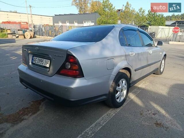 Сірий Шевроле Еванда, об'ємом двигуна 2 л та пробігом 250 тис. км за 3500 $, фото 1 на Automoto.ua