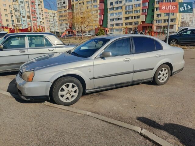 Синий Шевроле Эванда, объемом двигателя 2 л и пробегом 260 тыс. км за 3500 $, фото 1 на Automoto.ua