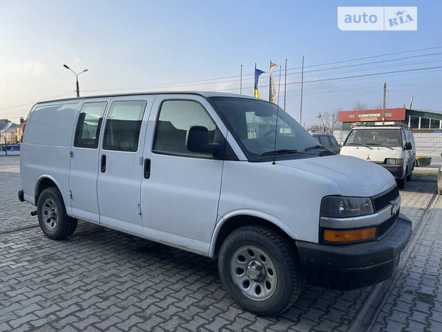 Білий Шевроле Express пас, об'ємом двигуна 4.3 л та пробігом 278 тис. км за 10500 $, фото 1 на Automoto.ua