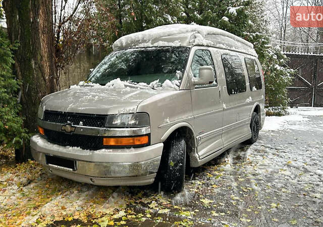 Шевроле Експресс 2010 в Киеве на Automoto.ua Серый Шевроле Експресс, объемом двигателя 5.3 л и пробегом 106 тыс. км за 24000 $, фото 1 на Automoto.ua