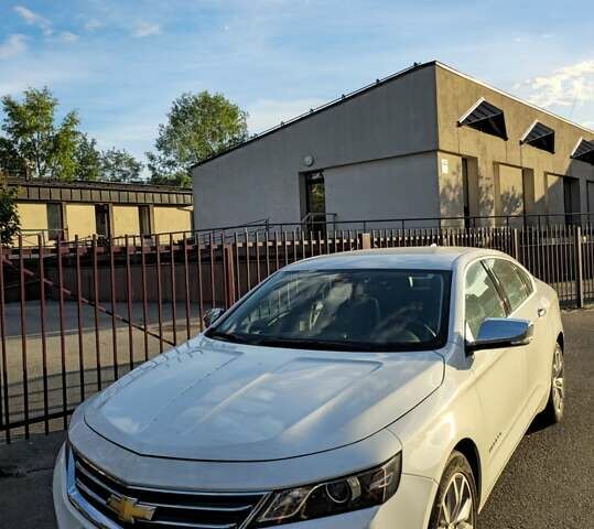 Білий Шевроле Імпала, об'ємом двигуна 2.5 л та пробігом 109 тис. км за 12300 $, фото 1 на Automoto.ua