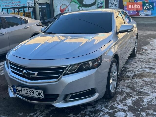 Серый Шевроле Импала, объемом двигателя 2.46 л и пробегом 229 тыс. км за 12500 $, фото 1 на Automoto.ua
