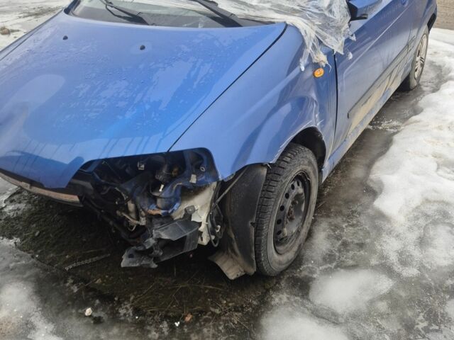 Синий Шевроле Калос, объемом двигателя 1.4 л и пробегом 170 тыс. км за 1200 $, фото 1 на Automoto.ua