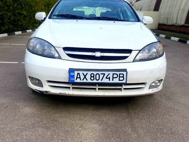 Белый Шевроле Лачетти, объемом двигателя 1.6 л и пробегом 250 тыс. км за 2500 $, фото 1 на Automoto.ua