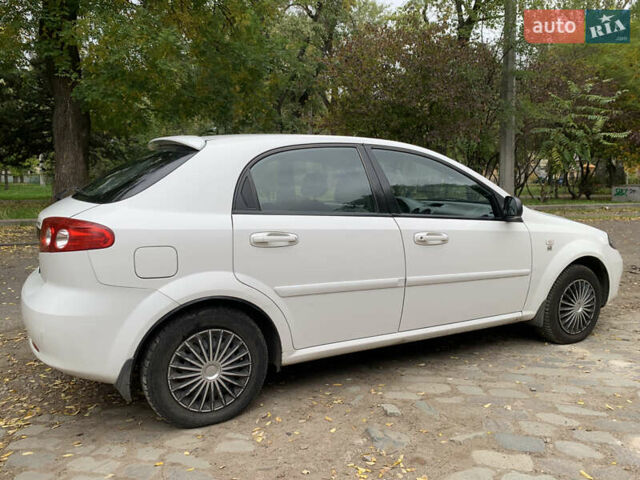 Шевроле Лачетти 2007 в Одессе на Automoto.ua Белый Шевроле Лачетти, объемом двигателя 1.6 л и пробегом 108 тыс. км за 4700 $, фото 1 на Automoto.ua