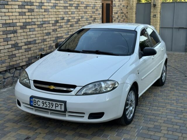Білий Шевроле Лачетті, об'ємом двигуна 1.6 л та пробігом 290 тис. км за 4000 $, фото 1 на Automoto.ua