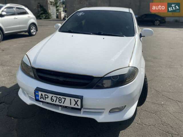 Белый Шевроле Лачетти, объемом двигателя 1.8 л и пробегом 112 тыс. км за 5100 $, фото 1 на Automoto.ua