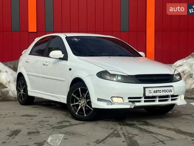 Білий Шевроле Лачетті, об'ємом двигуна 1.8 л та пробігом 116 тис. км за 5490 $, фото 1 на Automoto.ua