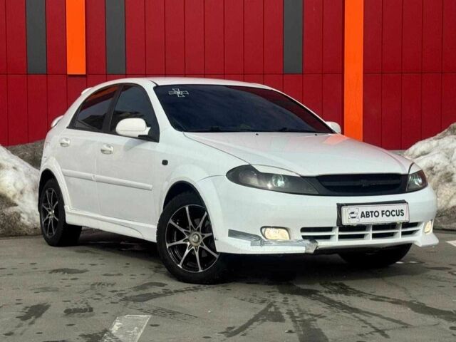 Белый Шевроле Лачетти, объемом двигателя 1.8 л и пробегом 116 тыс. км за 5490 $, фото 1 на Automoto.ua