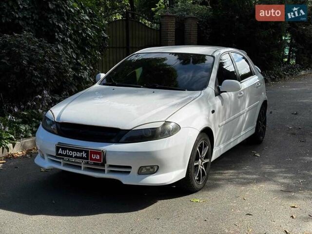 Білий Шевроле Лачетті, об'ємом двигуна 1.8 л та пробігом 112 тис. км за 5290 $, фото 1 на Automoto.ua