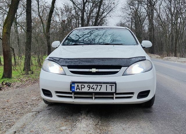 Білий Шевроле Лачетті, об'ємом двигуна 1.6 л та пробігом 230 тис. км за 3600 $, фото 1 на Automoto.ua