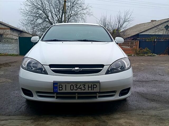 Білий Шевроле Лачетті, об'ємом двигуна 1.6 л та пробігом 180 тис. км за 5600 $, фото 1 на Automoto.ua