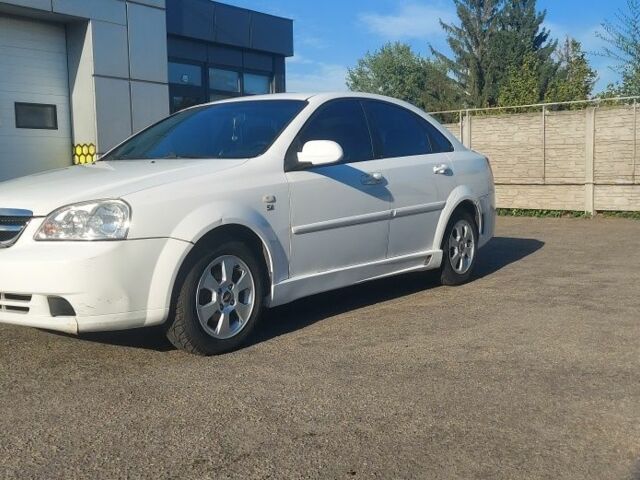 Белый Шевроле Лачетти, объемом двигателя 1.8 л и пробегом 224 тыс. км за 3999 $, фото 1 на Automoto.ua