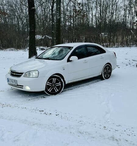 Белый Шевроле Лачетти, объемом двигателя 1.8 л и пробегом 270 тыс. км за 3399 $, фото 1 на Automoto.ua