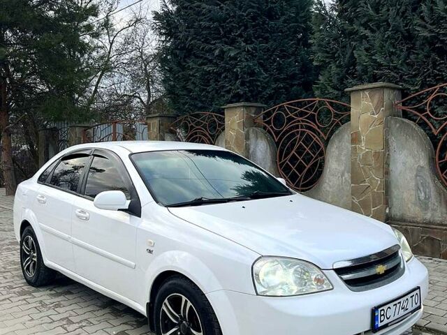 Белый Шевроле Лачетти, объемом двигателя 1.8 л и пробегом 270 тыс. км за 4200 $, фото 1 на Automoto.ua