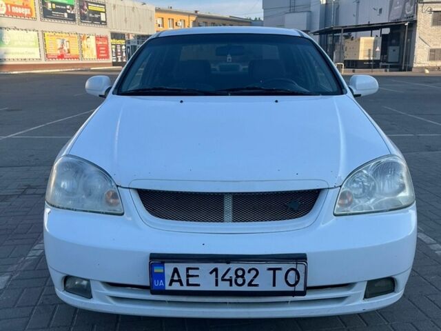 Белый Шевроле Лачетти, объемом двигателя 1.8 л и пробегом 205 тыс. км за 3800 $, фото 1 на Automoto.ua
