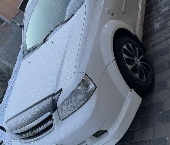 Белый Шевроле Лачетти, объемом двигателя 1.6 л и пробегом 192 тыс. км за 3600 $, фото 1 на Automoto.ua