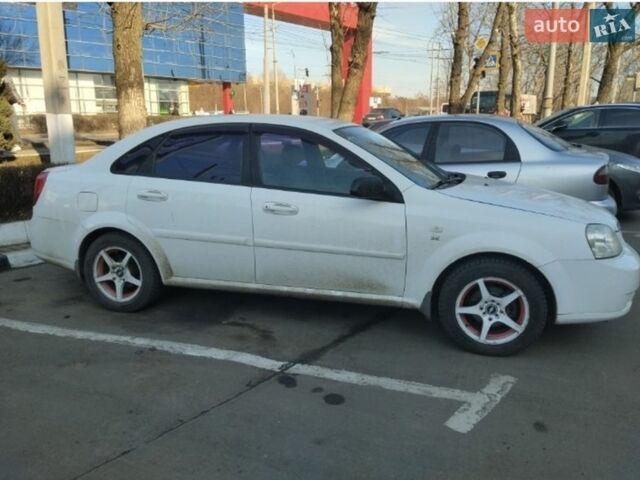 Белый Шевроле Лачетти, объемом двигателя 1.6 л и пробегом 230 тыс. км за 5500 $, фото 1 на Automoto.ua