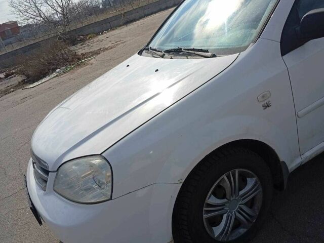 Белый Шевроле Лачетти, объемом двигателя 1.6 л и пробегом 470 тыс. км за 2800 $, фото 1 на Automoto.ua