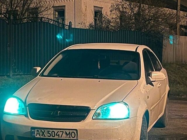 Белый Шевроле Лачетти, объемом двигателя 1.6 л и пробегом 310 тыс. км за 3200 $, фото 1 на Automoto.ua