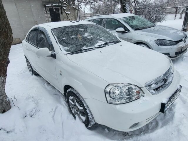 Белый Шевроле Лачетти, объемом двигателя 1.8 л и пробегом 330 тыс. км за 4500 $, фото 1 на Automoto.ua