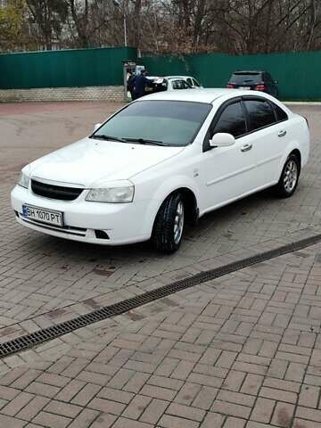Белый Шевроле Лачетти, объемом двигателя 1.8 л и пробегом 288 тыс. км за 4900 $, фото 1 на Automoto.ua