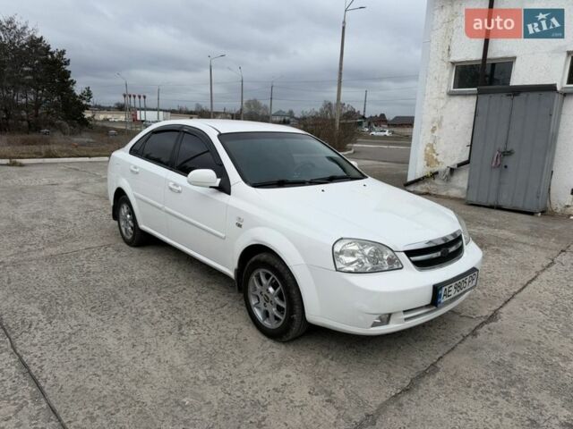 Белый Шевроле Лачетти, объемом двигателя 1.8 л и пробегом 245 тыс. км за 5850 $, фото 1 на Automoto.ua