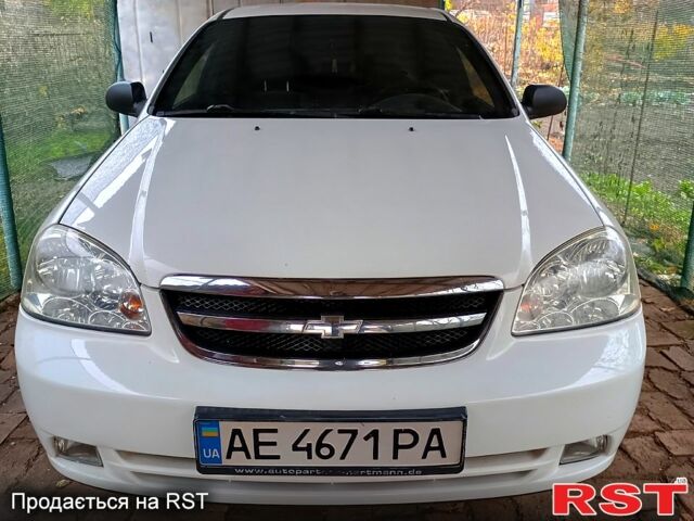 Белый Шевроле Лачетти, объемом двигателя 1.6 л и пробегом 220 тыс. км за 4500 $, фото 1 на Automoto.ua