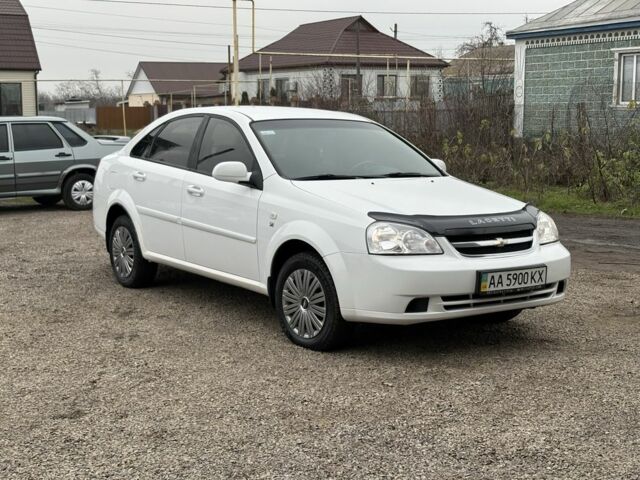 Белый Шевроле Лачетти, объемом двигателя 1.6 л и пробегом 160 тыс. км за 3700 $, фото 1 на Automoto.ua