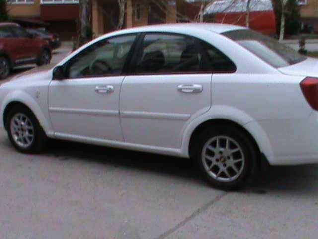 Белый Шевроле Лачетти, объемом двигателя 1.6 л и пробегом 210 тыс. км за 3950 $, фото 1 на Automoto.ua