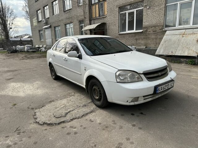 Белый Шевроле Лачетти, объемом двигателя 1.6 л и пробегом 493 тыс. км за 4200 $, фото 1 на Automoto.ua