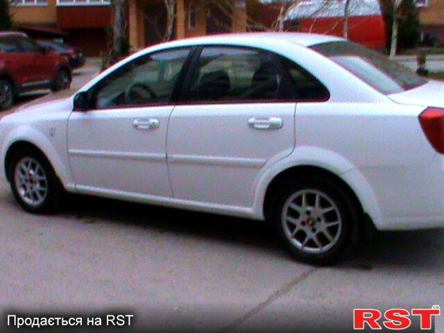Белый Шевроле Лачетти, объемом двигателя 1.6 л и пробегом 21000 тыс. км за 4050 $, фото 1 на Automoto.ua